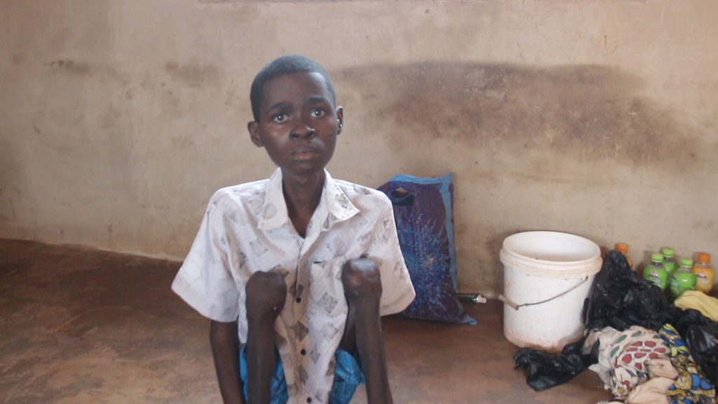 “My brother had a terrible dream in which he was hit in the leg with a stick. Not long after that, he has become paralyzed”: these are the words of Boakye Joseph, the senior brother of two physically challenged orphans.