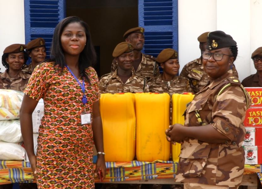 Crime Check Foundation, CCF in collaboration with its donors has put smiles on the faces of inmates at Ghana’s Senior Correctional Centre SCC and the Nsawam Female Prison by donating various items to them.